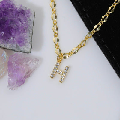 Gargantilla con inicial de diamante