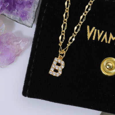 Gargantilla con inicial de diamante
