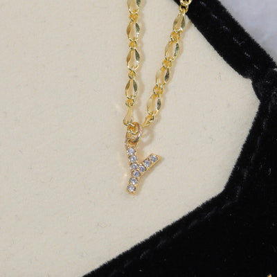 Gargantilla con inicial de diamante