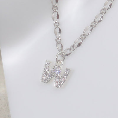 Gargantilla con inicial de diamante