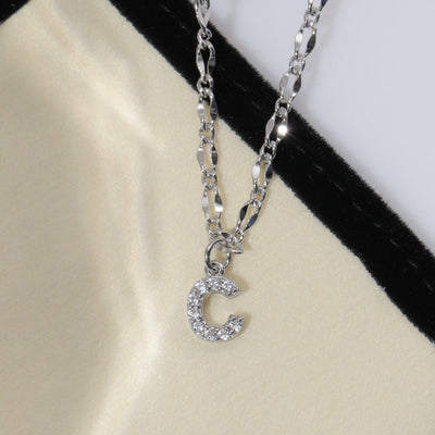 Gargantilla con inicial de diamante