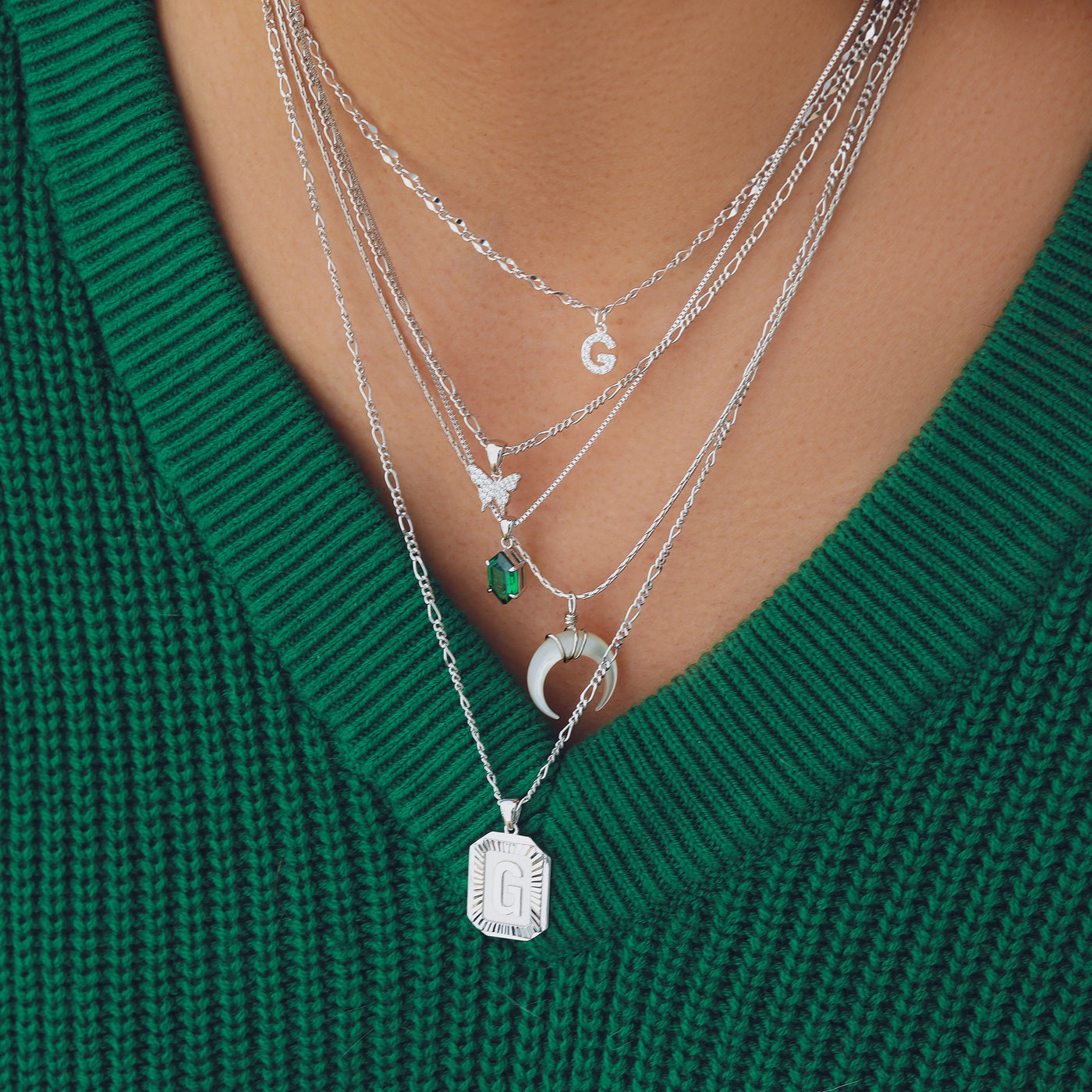 Gargantilla con inicial de diamante