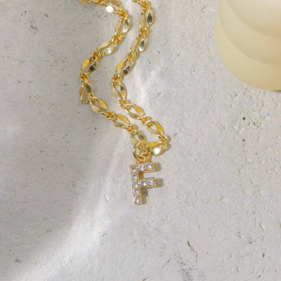 Gargantilla con inicial de diamante