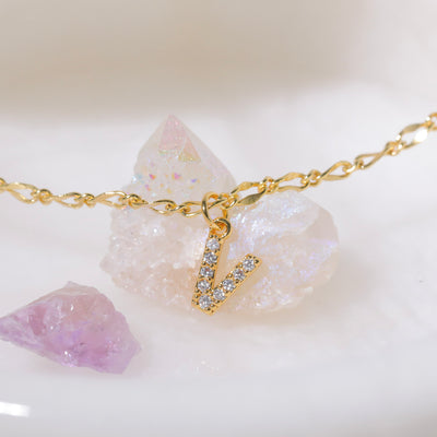 Gargantilla con inicial de diamante