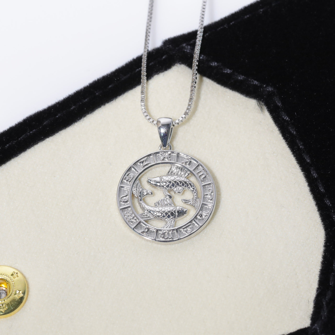 Collar de monedas del zodiaco