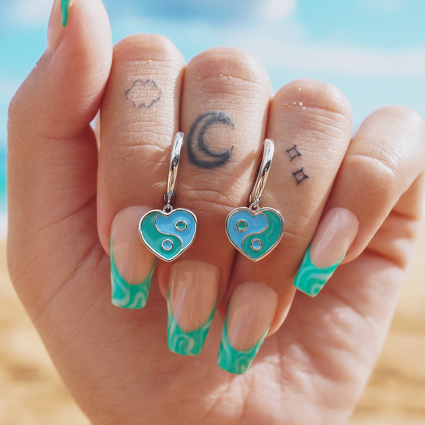 Pendientes de amor hawaiano