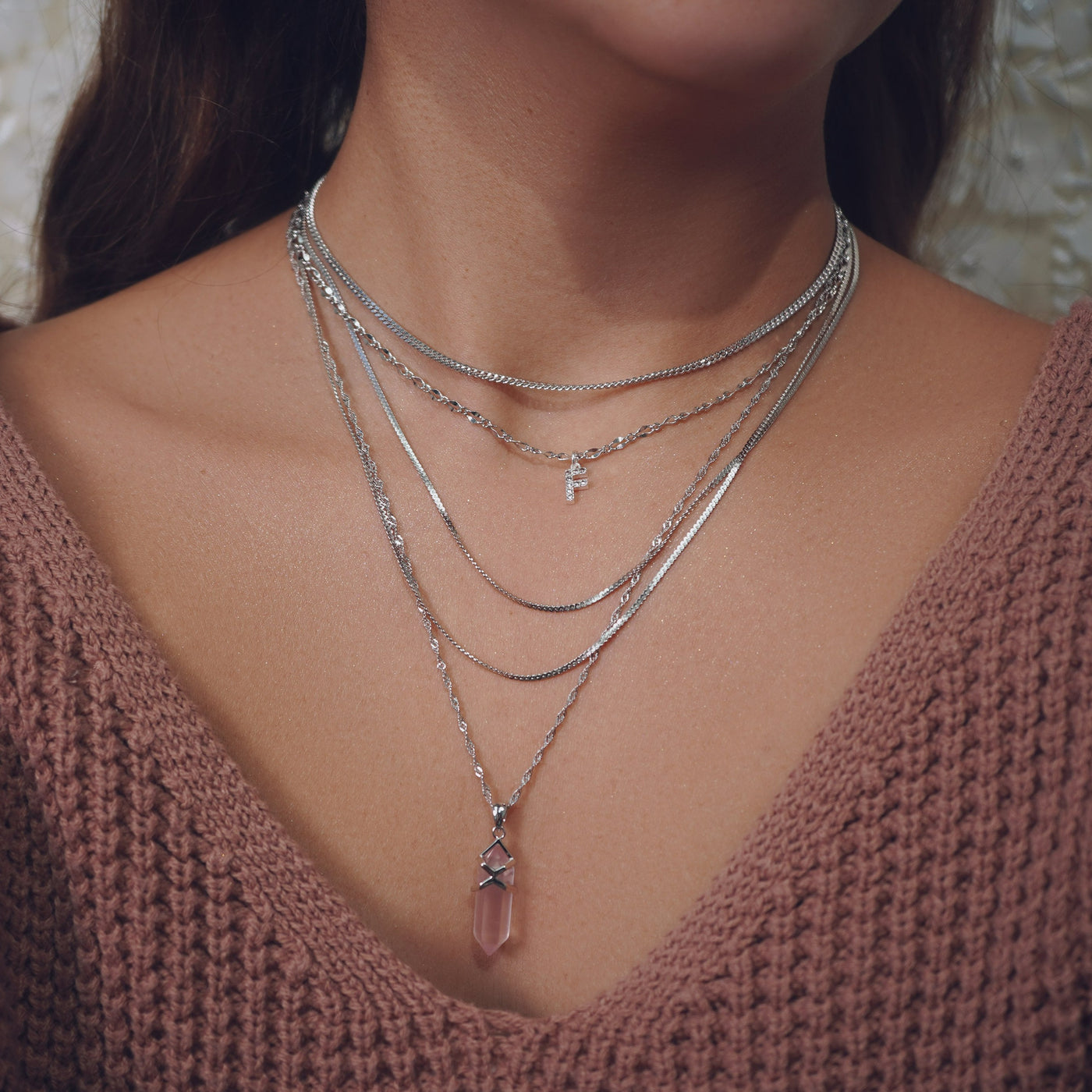 Gargantilla con inicial de diamante