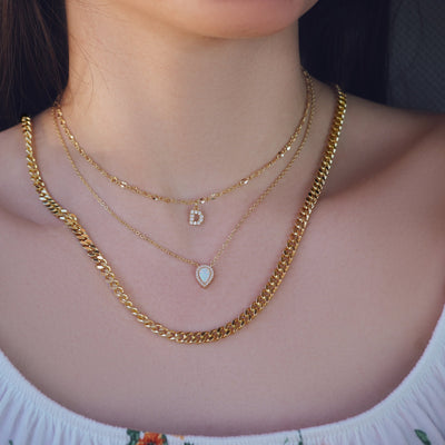 Gargantilla con inicial de diamante