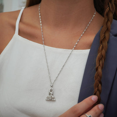 Collier bouddha majestueux