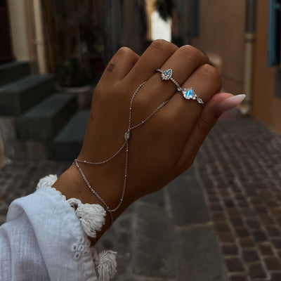 Tobio Hand Chain