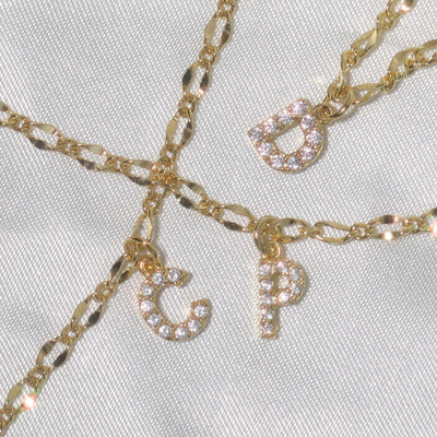 Gargantilla con inicial de diamante