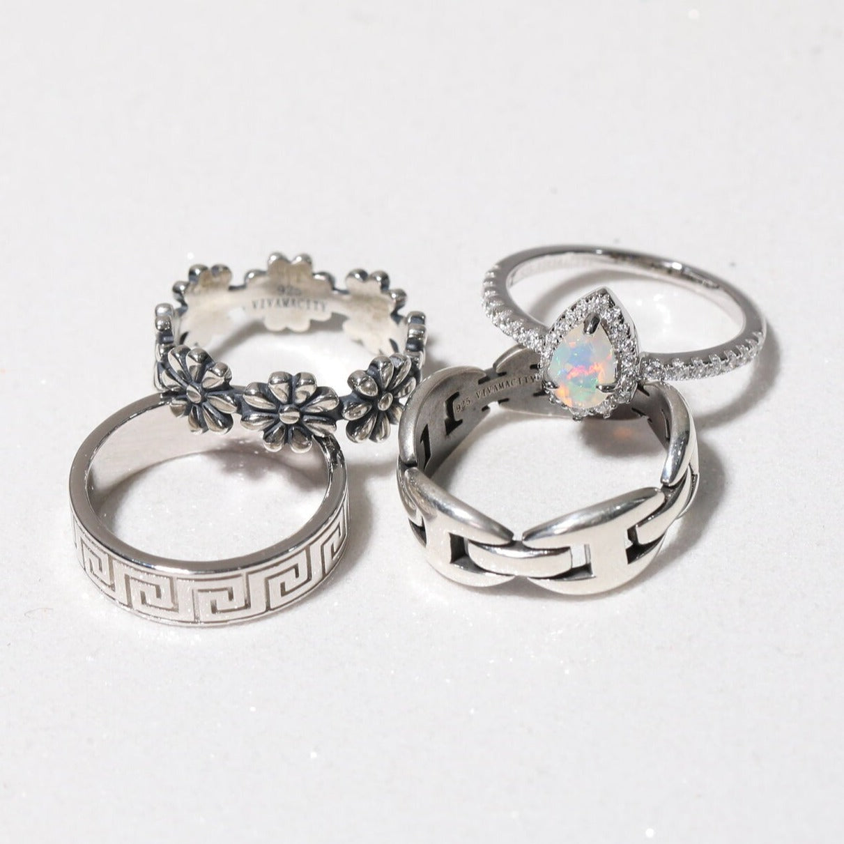 Anillo Naomi